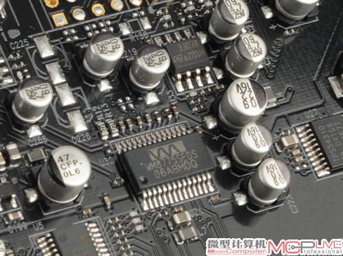 WM8775模数转换芯片，用于处理AUX音频输入信号。