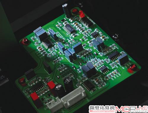 惠威H5音箱内部放模块的PCB板及其运放芯片