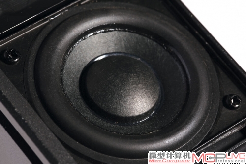 麦博梵高V2扬声器，结合迷宫式腔体，能带来相当不错的低频效果。